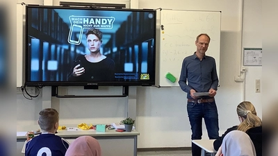 Das Handy als Waffe – Richter Matthias Biehler lieferte wertvolle Informationen (Bild: Hans Walter)