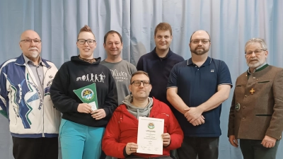 Von links: OSB Landessportleiter Adler Ernst, Anja Roth, Schneider Alois, Schneider Andrea, Schmidt Mathias, Peter Lugbauer Ligaleiter, vorne Jürgen Weiß. (Bild: Gerald Schaffer)