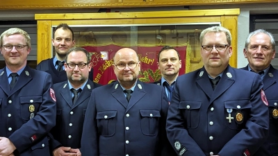 Der neu gewählte Vorstand der Feuerwehr Reuth bei Erbendorf (von links) Silvio Rupp, Peter Prucker, Markus Bader, Markus Giehl, Tobias Giehl, Andreas Hruschka und Werner Prucker. (Bild: Feuerwehr Reuth bei Erbendorf/exb)