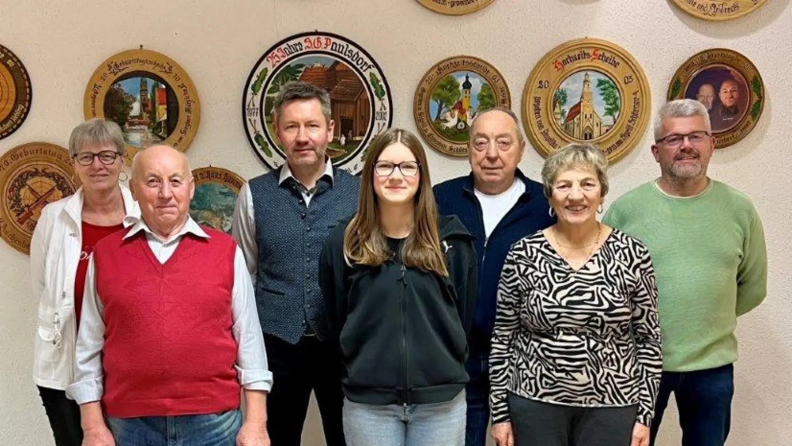 von links: Ingrid Singer, Robert Meiler, Daniel Liegl, Viktoria Liegl, Robert Aschenbrenner, Marietta Reichl, Schützenmeister Christian Schörner. (Bild: Stefanie Richter)