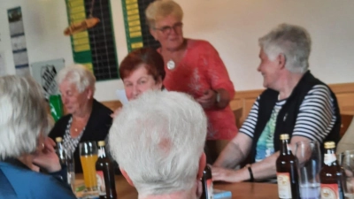 Die Reuther Senioren hatten viel Spaß beim Musik-Quiz im Sportheim. (Bild: Elfriede Ackermann/exb)