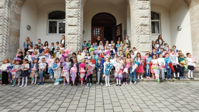 Die ABC-Schützen der Max-Josef-Grundschule freuen sich auf die Schule. (Bild: Silke Kick/Kiril Kononov)