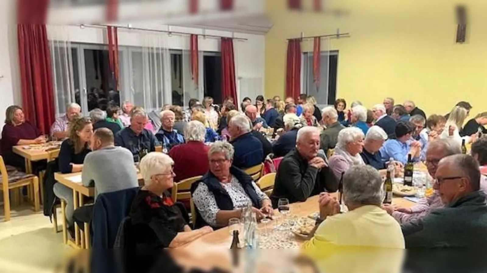 Der CSU Ortsverband freute sich beim Algunder Abend über ein volles Haus und nur zufriedene Gäste. (Bild: Wolfgang Würschinger)