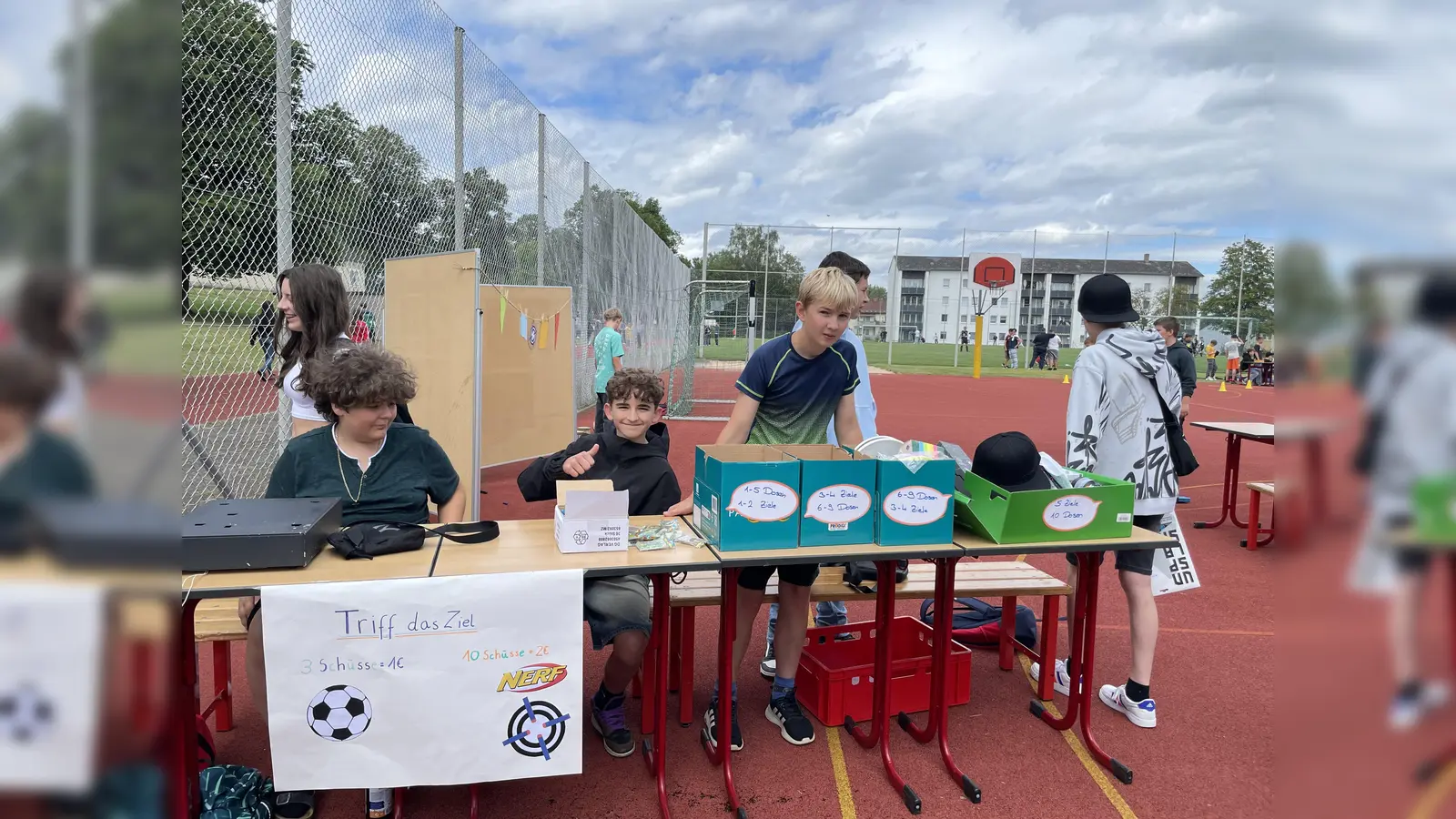 Neben zahlreichen kulinarischen Schmankerln gab es beim Sommerfest der Realschule im Stiftland auch verschiedene Mitmach-Aktionen. (Bild: Alexandra Wittke/exb)