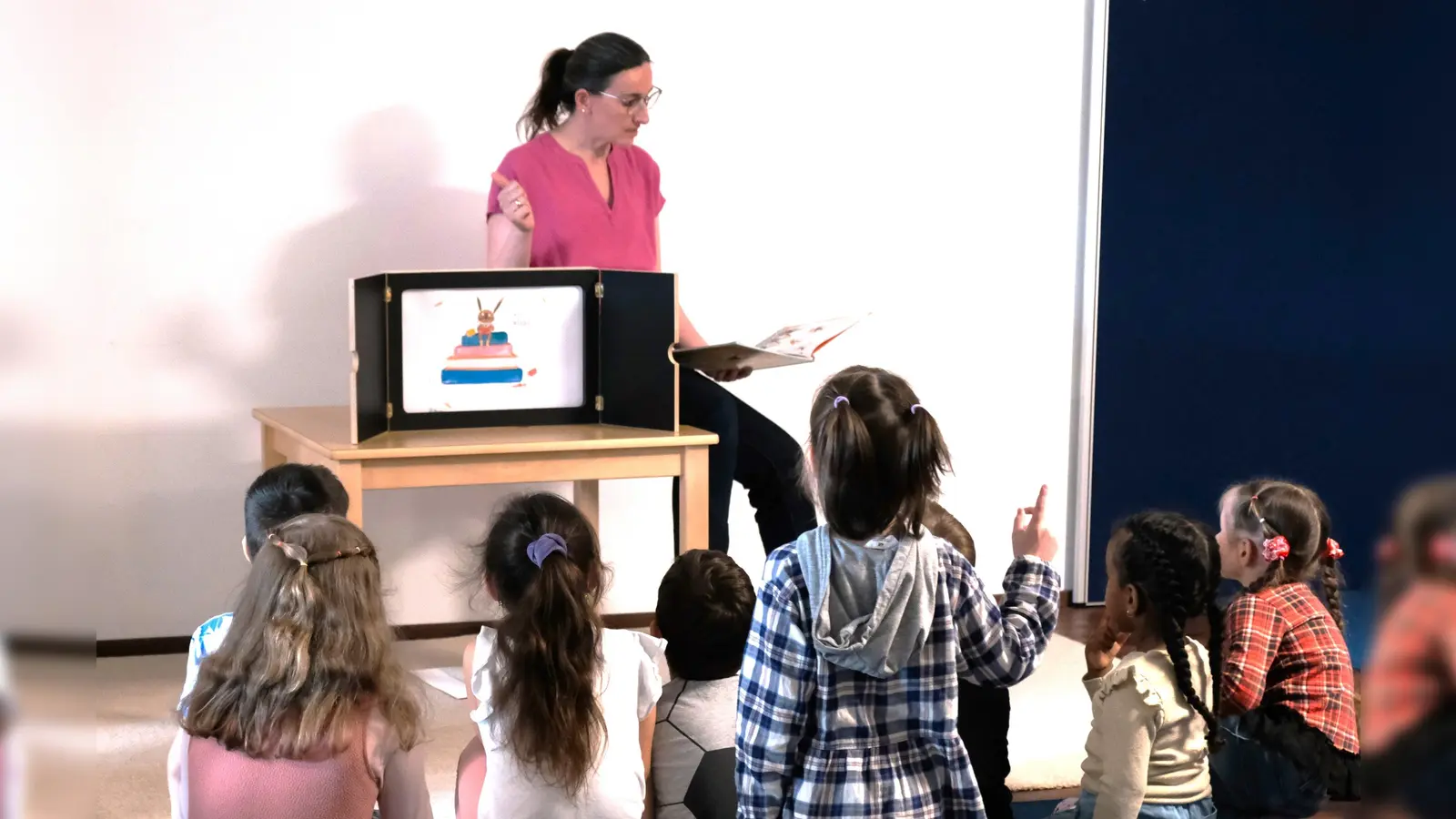 „Abenteuer Lesen” im Johanniter Kindergarten Schwandorf.  (Bild: Vanessa Weber)