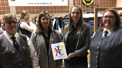 Mit Freude wurde der Junior Award 2024 überreicht und entgegengenommen. Von links Anja Bauer, Andrea Fleischmann, Katharina Stein und Sabine Kredler. (Bild: Christian Trummer)