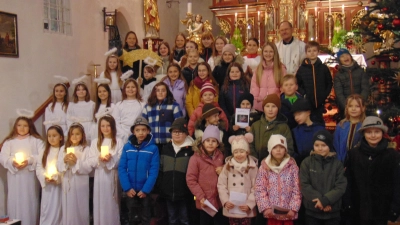 Eindrucksvoller Auftakt am Heiligen Abend in der Kastler Pfarrkirche (Bild: Birgit Hecht)