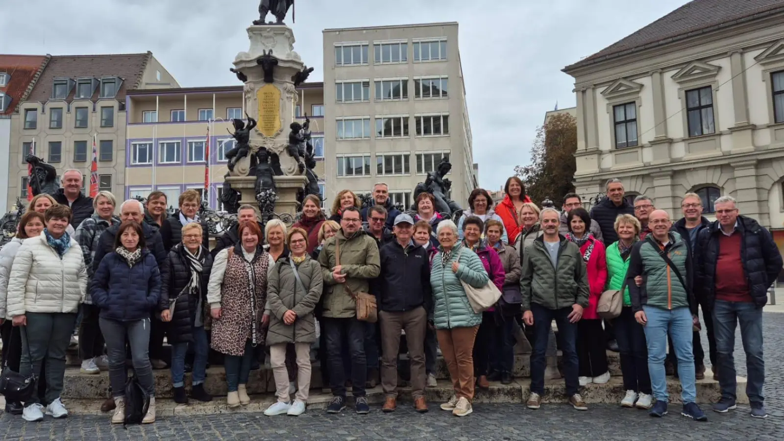 Die Teilnehmer des diesjährigen Vereinsausflugs des SV Etsdorf besuchten u. a. auch die Stadt Augsburg. (Bild: Andrea Schlosser)