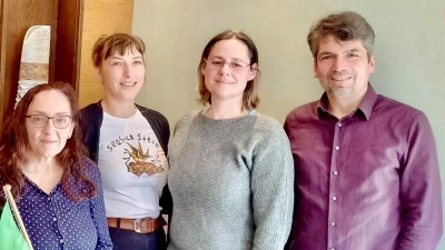 Die neue Vorstandschaft des Grünen-Ortsverbandes (von links): Anne Droste, Jasmin Eisenberger, Hanna Rauh und Kreissprecher Harald Neumann.  (Bild: Johann Mayer)