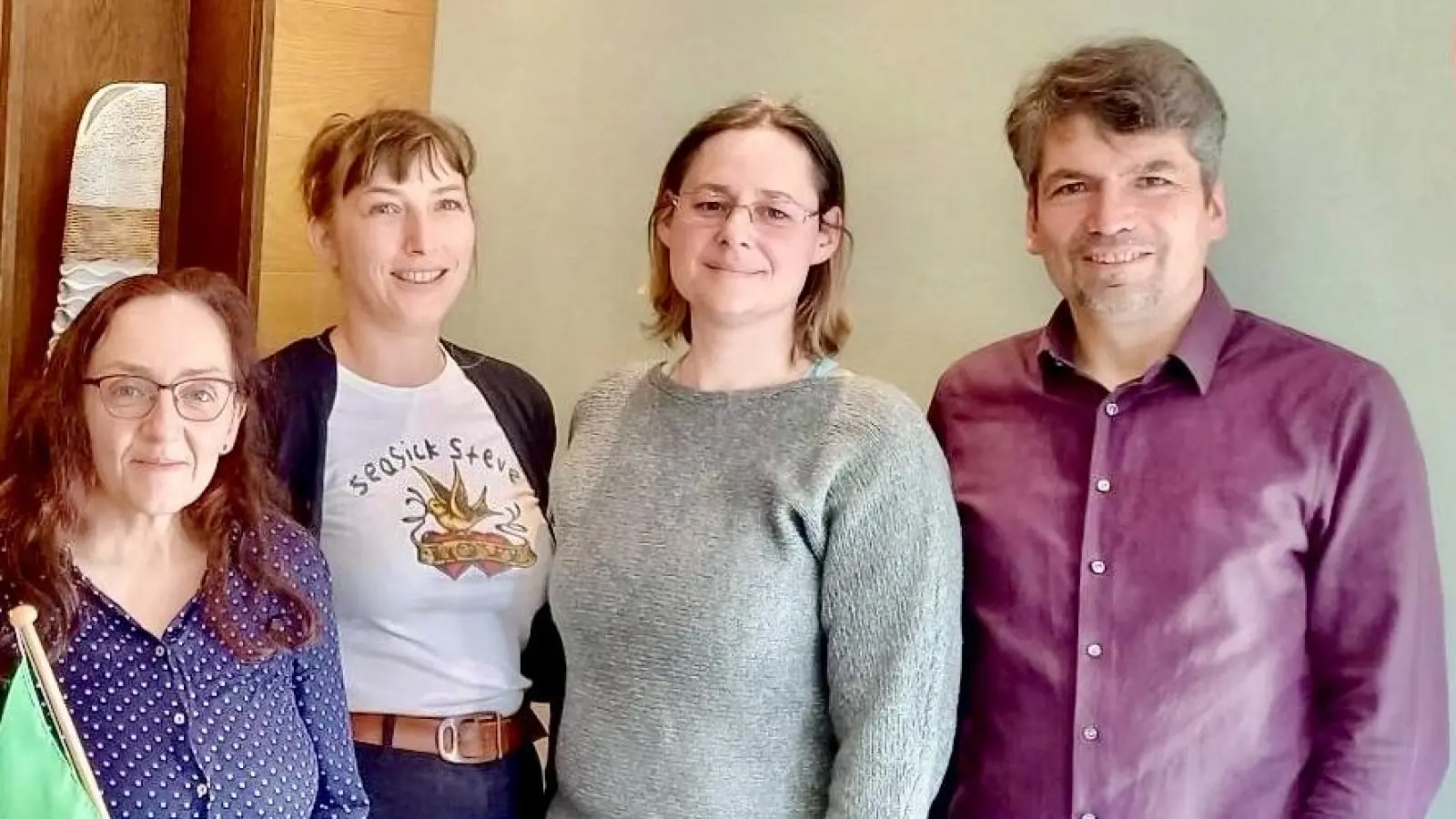 Die neue Vorstandschaft des Grünen-Ortsverbandes (von links): Anne Droste, Jasmin Eisenberger, Hanna Rauh und Kreissprecher Harald Neumann.  (Bild: Johann Mayer)