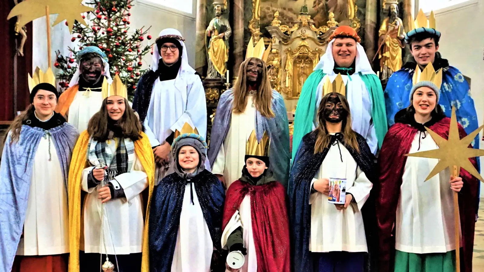 Am Dreikönigstag oder auch „Tag der Erscheinung des Herrn waren die Ministranten als Sternsinger unterwegs gewesen, um den Segen Gottes in die Häuser zu bringen.  (Bild: Paul Böhm )