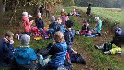 Nach der Wanderung schmeckt das Picknick (Bild: Maria Gäbelein)