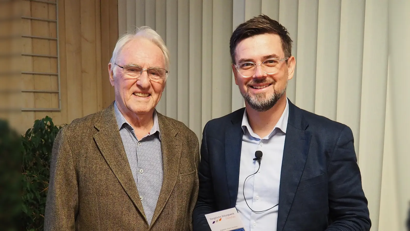 Dr. Hendrik Meyer-Magister (rechts) zusammen mit Freundeskreis-Sprecher Dr. Ehrenfried Lachmann. (Bild: Siegfried Bühner )