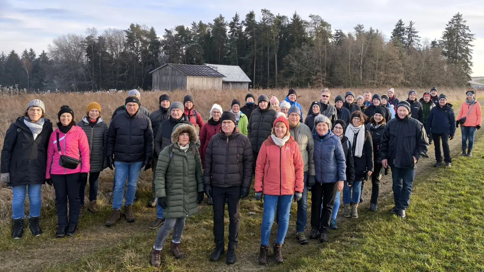 Gut gelaunt und bei herrlichem Wetter wanderte Kolping am Neujahrstag rund um Neunburg. (Bild: Simon Rosner)