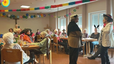 Regelrecht in Höchstform liefen Waltraud Karl und Marianne Hummer bei ihrer Darbietung auf. (Bild: Karl Ziegler)