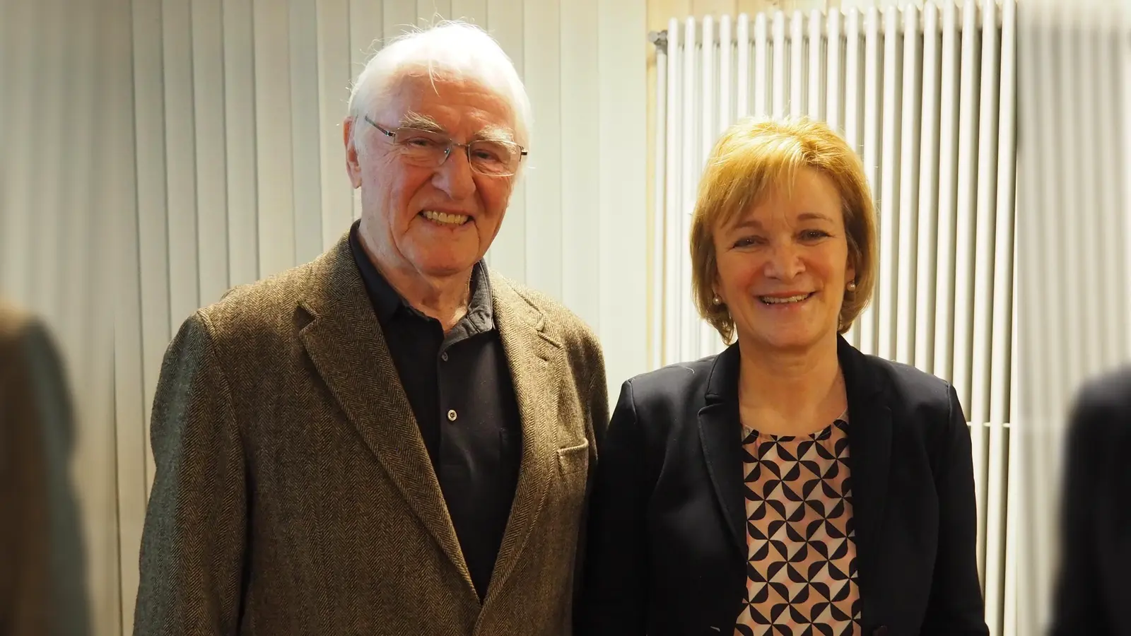 OTH-Vizepräsidentin Prof.Dr. Christiane Hellbach zusammen mit Freundeskreissprecher Dr. Ehrenfried Lachmann  (Bild: Siegfried Bühner)