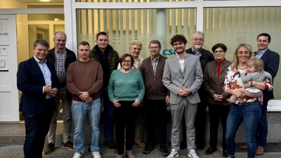 von links: Dr. Benjamin Zeitler, Engelbert Wiesnet, Philipp Roider, Leon Miederer, Maria Schnurrer, Siller Maria, Siller Winfried, Fabio Maaß, Heinrich Johann, Heinrich Ingried, Maria Sponsel, Stephan Gollwitzer  (Bild: Lukas Frey)
