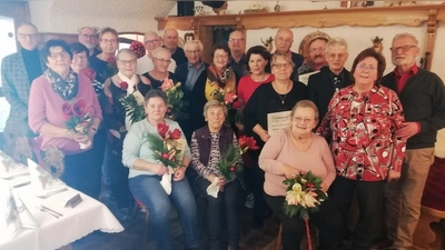 Ehrungen bei der AWO Weihnachtsfeier in Waldsassen. (Bild: Helmut Plommer)