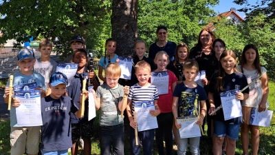 15 Jungmusiker haben bei der Werkvolkkapelle Schlicht beim Newcomer- und Junior-Abzeichen erfolgreich bestanden. (Bild: Sabine Kredler)