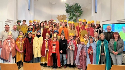 Die Sternsinger wurden von Oberbürgermeister Andreas Feller in der Spitalkirche empfangen. (Bild: Andreas Hofmeister)