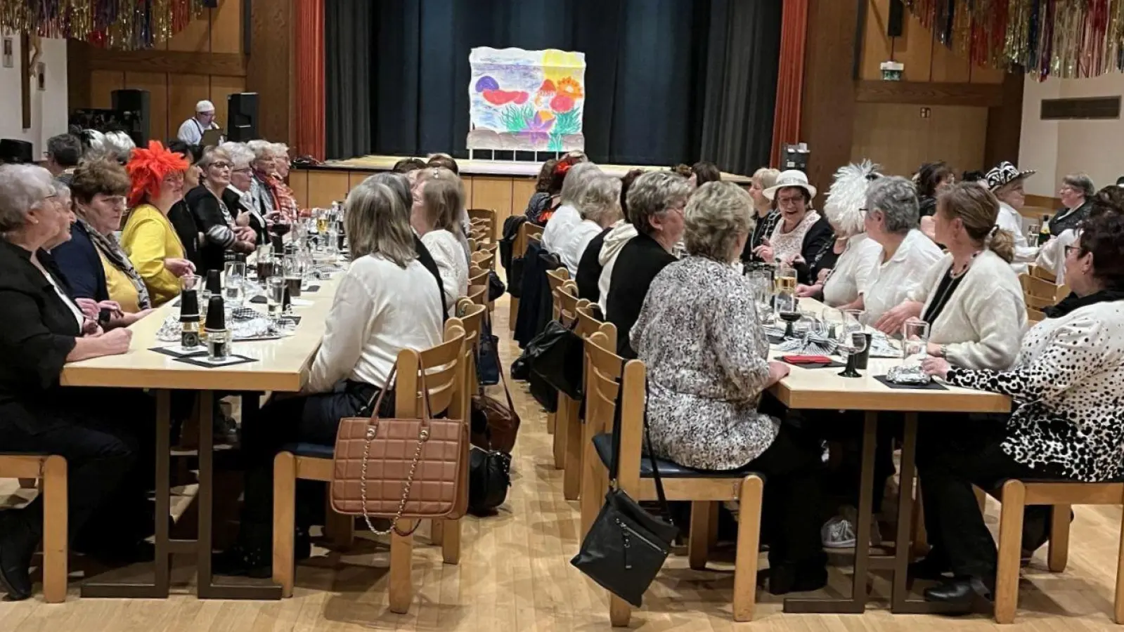 Gut besucht war das Faschingskaffeekränzchen des Katholischen Frauenbunds Wiesau. (Bild: KDFB Wiesau/exb)