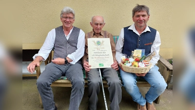 Geschäftsführer Wolfgang Wenisch, Peter Weismeier und 2. Vorsitzender Hans Scherm. (Bild: Wolfgang Wenisch)