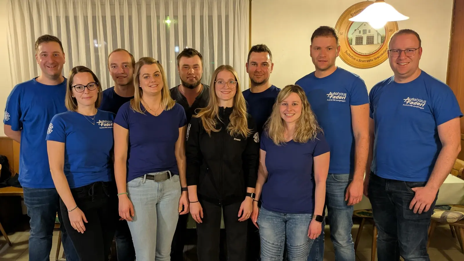 Die alte und die neue Vorstandschaft der Kirwagemeinschaft Ursensollen. (Bild: Josef Graml)