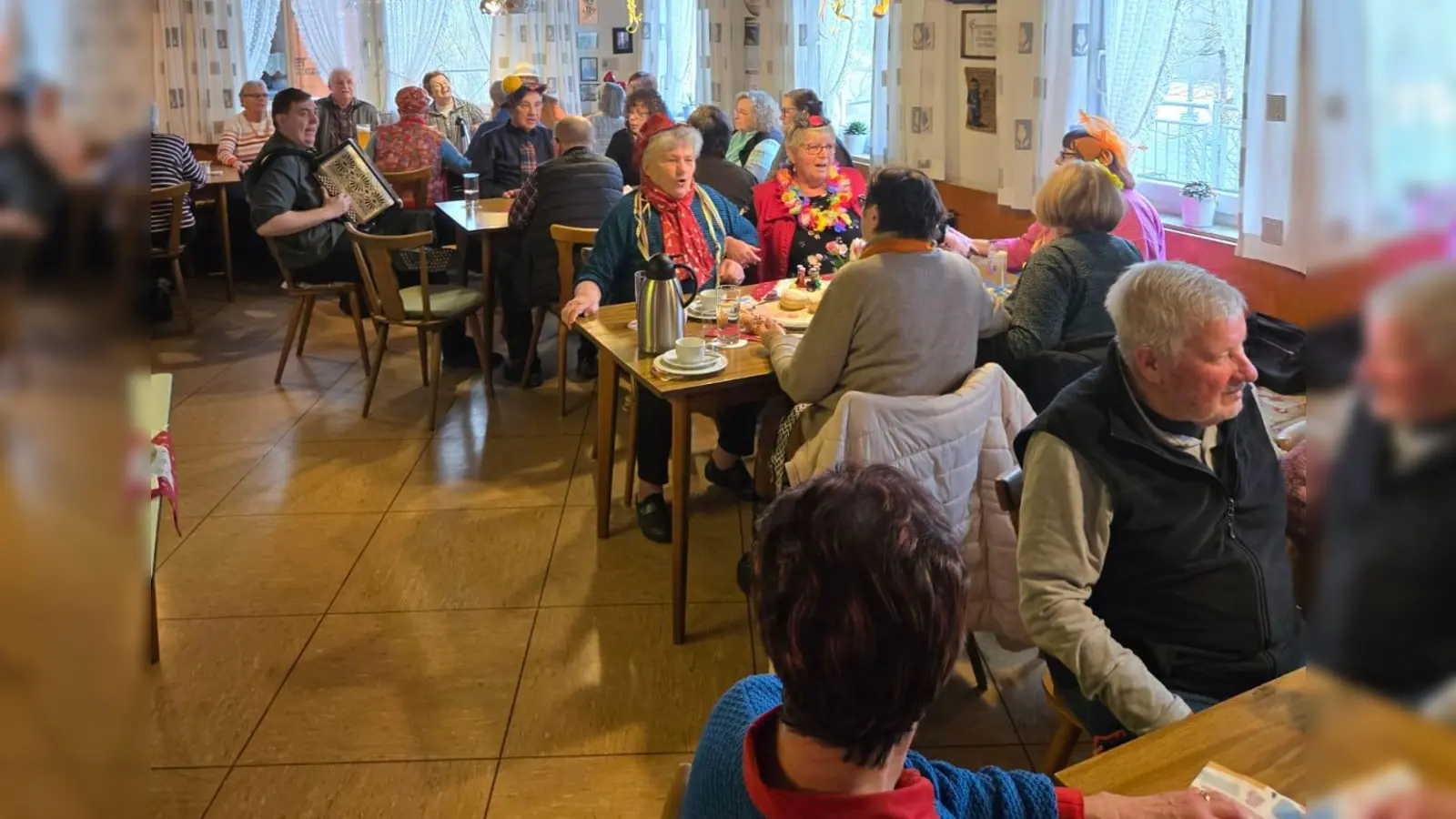 Fasching feierte der VdK-Ortsverband Schnaittenbach. (Bild: Helmut Bruckner)