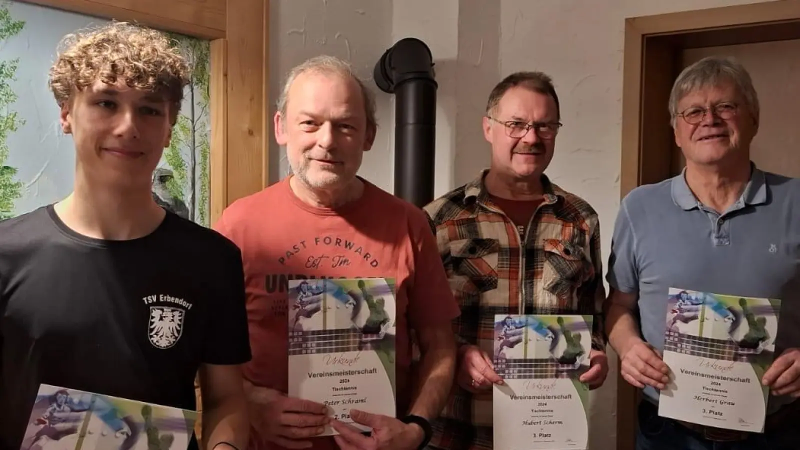 Die Vereinsmeister der Sparte Tischtennis des TSV Erbendorf (von links): Theo Wunderer, Peter Schraml, Hubert Scherm und Herbert Grau. (Bild: Patrick Lochner)