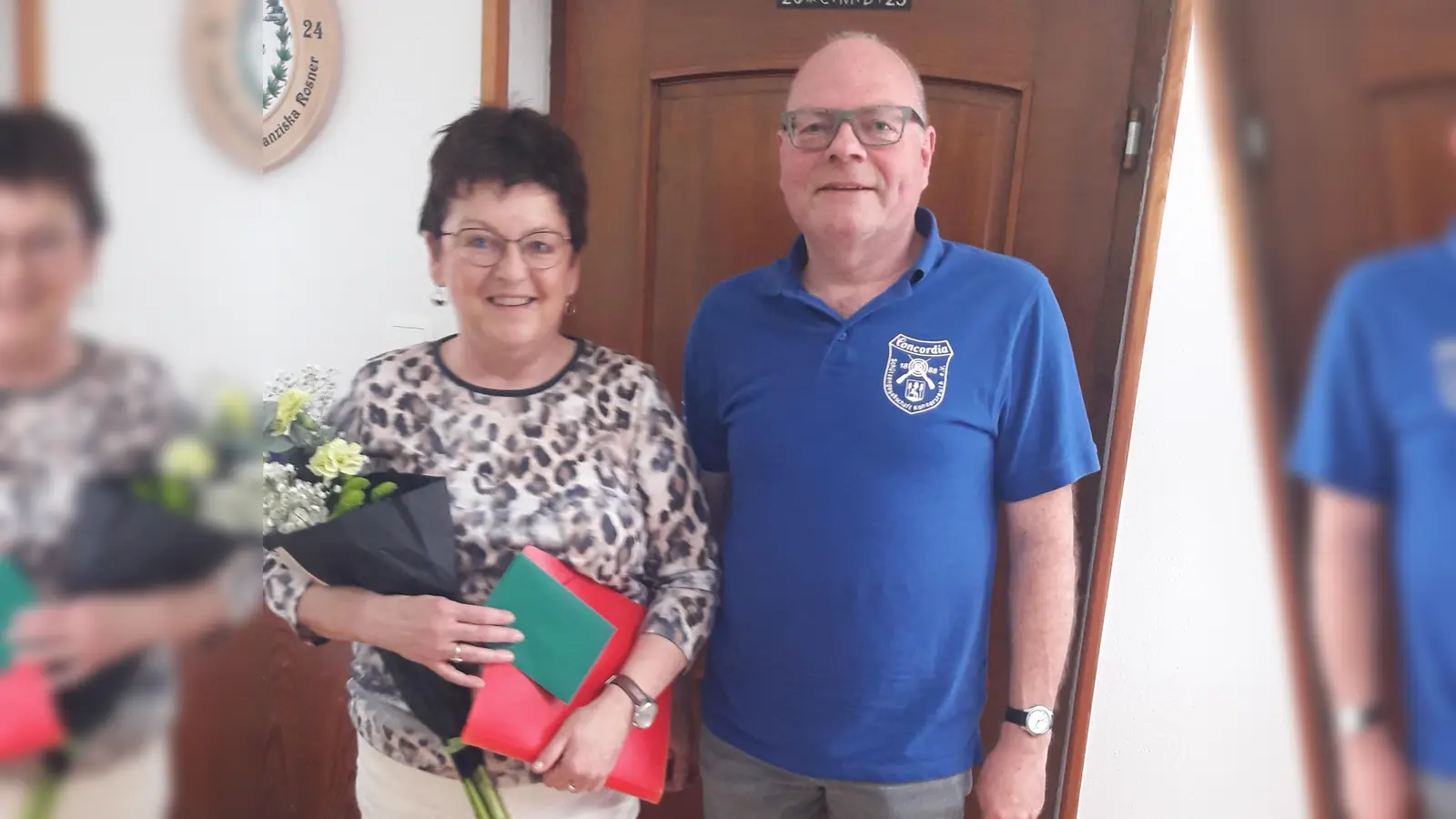 v.l. Referentin Brigitte Scharf aus Erbendorf und 1.Vorsitzender Martin Dietz  (Bild: Max Bindl)
