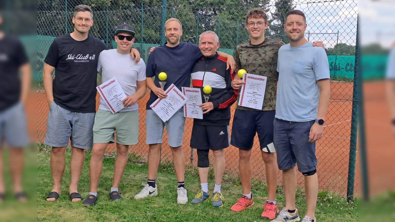 Im Bild die neuen Vereinsmeister und die Ski-Club Verantwortlichen (von links): 1. Vorsitzender Alexander Schirmer, B-Runden-Sieger Johannes Malzer, die Doppel-Sieger Christoph Sporrer und Robert Wameser, der neue Vereinsmeister Michael Gleißner und Tenniswart Marco Röckl.  (Bild: Lisa Wettinger )