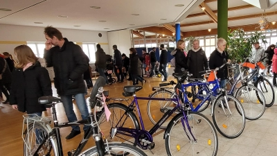 Fahrradbasar des Fördervereins der Landgraf-Ulrich-Schule. (Bild: Georg Hirmer)