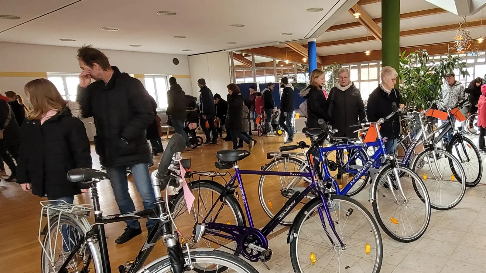 Fahrradbasar des Fördervereins der Landgraf-Ulrich-Schule. (Bild: Georg Hirmer)