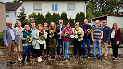 Die frisch ausgezeichneten „Bayern blüht - Naturgarten”-Besitzer  (Bild: Michaela Hahn)