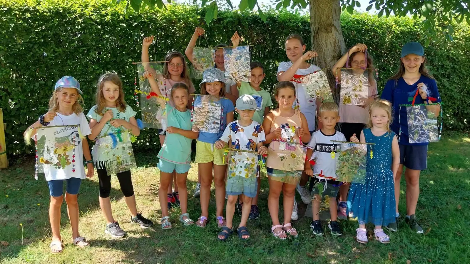 Stolz präsentierten die Gartenwichtel ihre Werke.  (Bild: Stephanie Wisgickl )