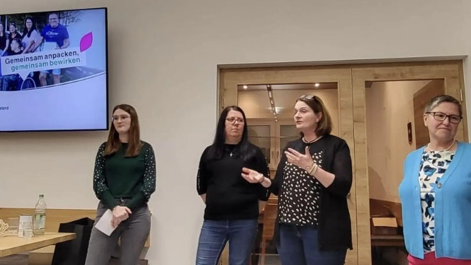 Eva Wuttke, Alexandra Fischer, Carmen Wuttke und Sabine Meier (von links) informierten über den Verein „Happynest”. (Bild: Happynest/exb)