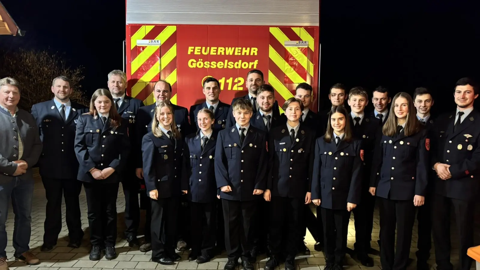 Bei der Jahreshauptversammlung der Feuerwehr Gösselsdorf sind viele Mitglieder ausgezeichnet worden. (Bild: Pösl/exb)