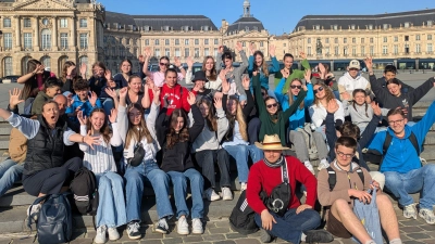 Bei einem abwechslungsreichen Besichtigungsprogramm wie hier in Bordeaux erlebten die Jugendlichen zusammen mit ihren französischen Gastgebern zahlreiche Sehenswürdigkeiten.  (Bild: Sandrine Lalande)