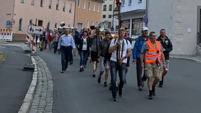 Beginn der Fußwallfahrt (Bild: Irina Weiß)