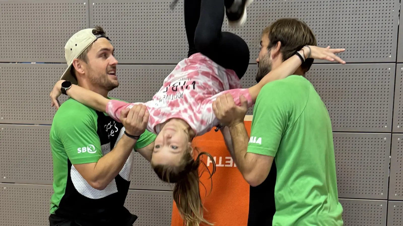 Parkourtraining mit den Coaches von GORILLA  (Bild: Monika Blendl)