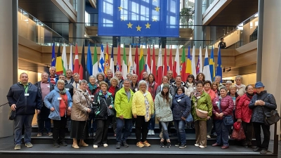 Die Reiseteilnehmer im Europaparlament Straßburg. (Bild: Klaus Hesslenberg)