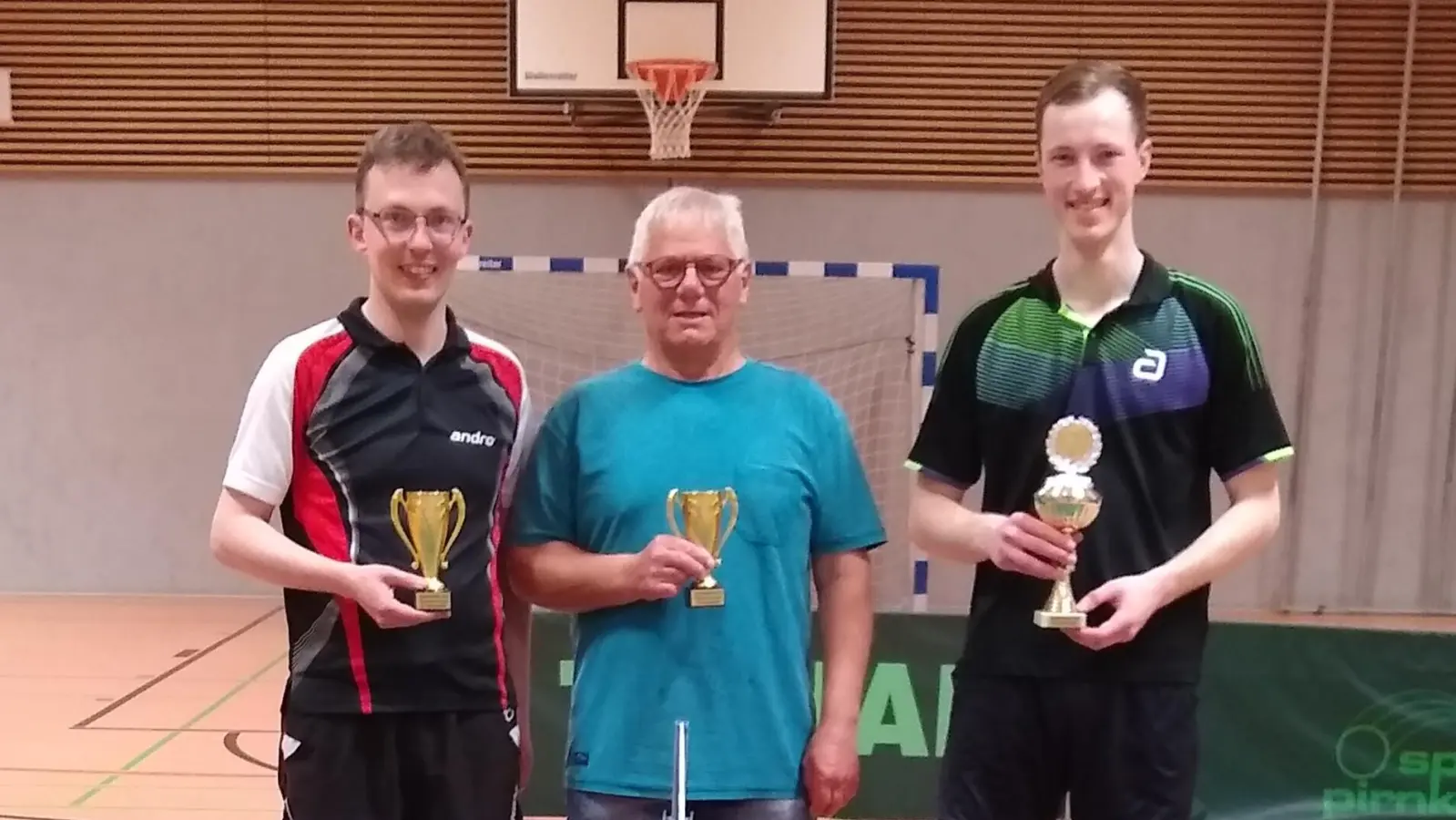 Die Sieger der Vereinsmeisterschaften: v.l. Maximilian Sand, Erhard Scholz und Felix Holfelder. (Bild: Manfred Sand)