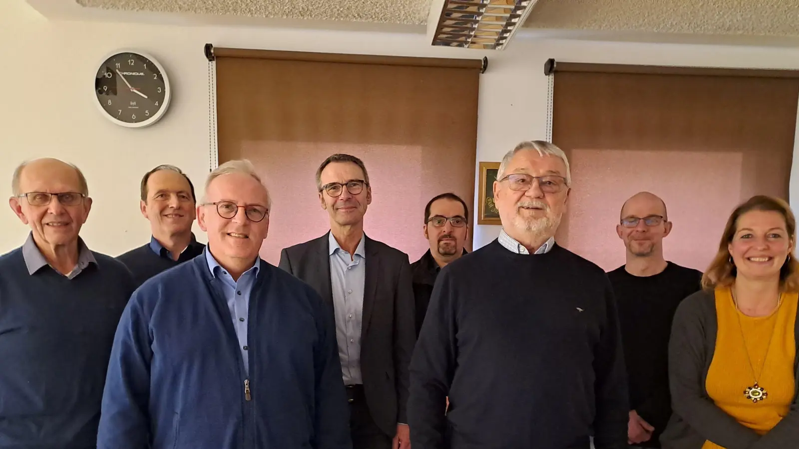 Ein Teil des Vorstands mit (von links) Werner Linhart, Walter Pilhofer, Winfried Franz, Bürgermeister Peter Achatzi, Philipp Grandl, Günther Weinfurtner, Andreas Prochotta und Jacqueline Misch. (Bild: Brigitte Weinfurtner/exb)