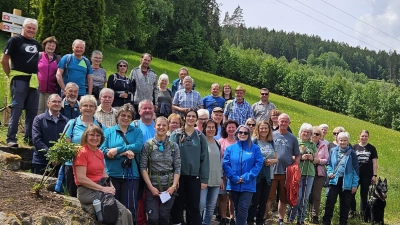 Die Wanderer am Start (Bild: Ilona Hunsperger)