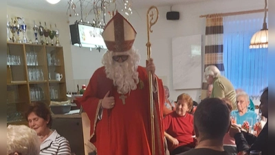 Der Nikolaus bei den Senioren. (Bild: Maria Förster)