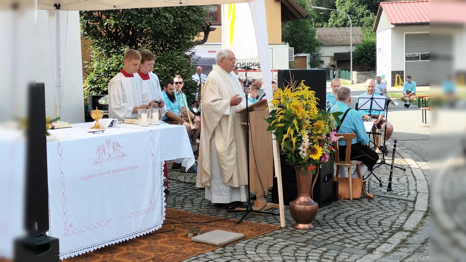 Marias unverbrüchliches Gottvertrauen könne heutigen Christen mehr denn je als Vorbild dienen, mahnte Pfarrer Gerhard Pausch in seiner Pichlberger Predigt. (Bild: bjp)