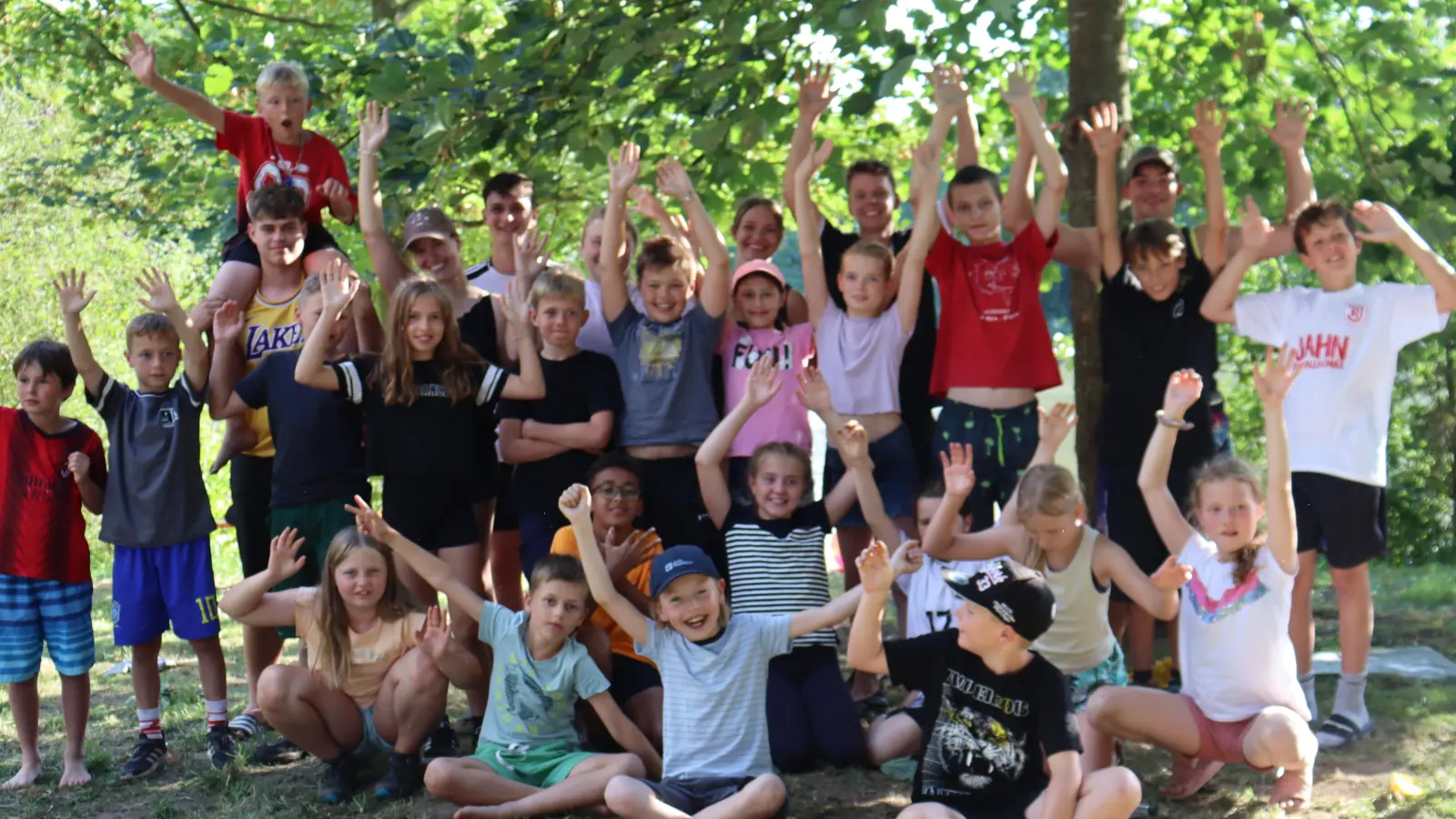 Die Kolpingsfamilie Kemnath hatte in den Sommerferien zum Zeltlager am Schweizer Weiher eingeladen. (Bild: Christoph Sächerl)