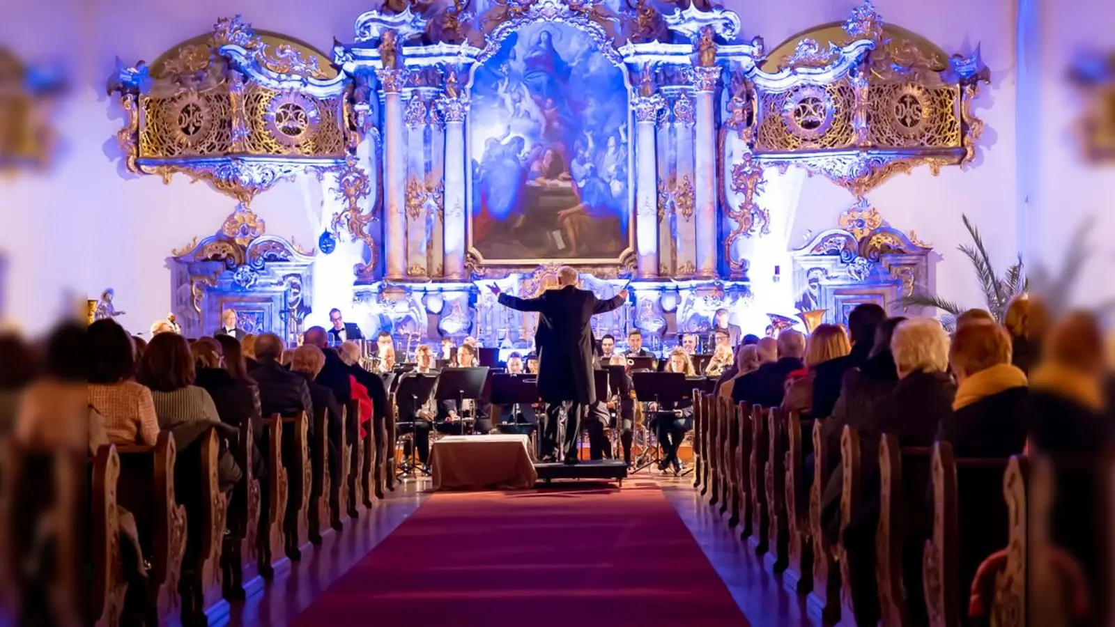 Das Polizeiorchester gibt am Sonntag, 3. Dezember, im Kongregationssaal St. Georg ein Benefizkonzert.  (Bild: Tobias Riedl/exb)