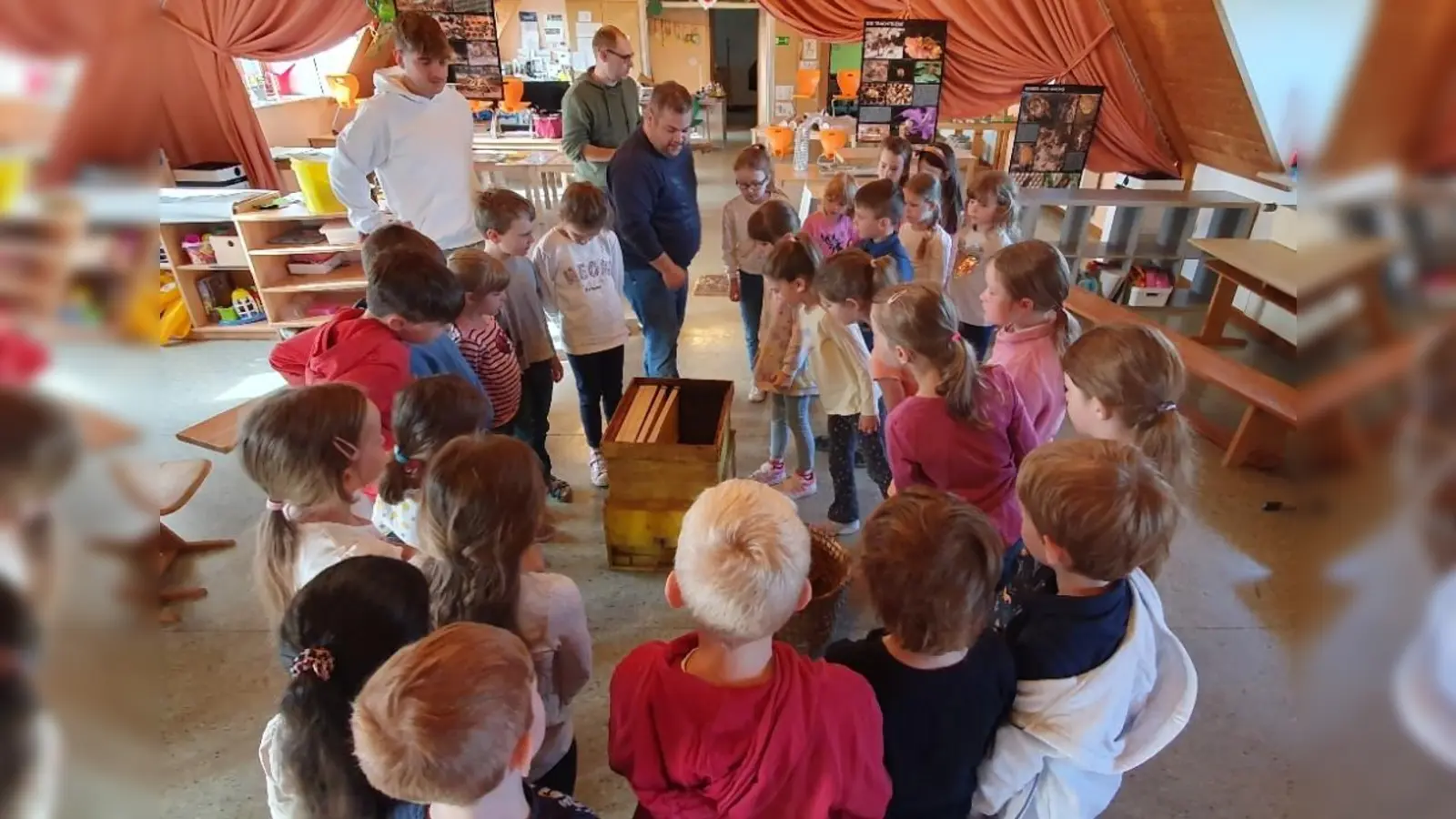Bienenworkshop (Bild: Andrea Wolfram)
