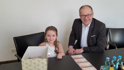 Gewinnerziehung mit Mathilda Lober und dem Bürgermeister. (Bild: Romina Passon-Pühl)